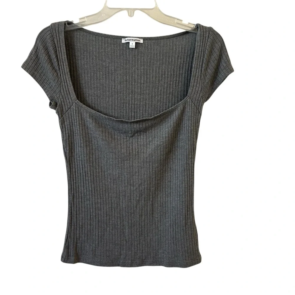 Reformation Ribbed Square Neckline Short Sleeve Gray Shirt Small - Picture 2 of 8
